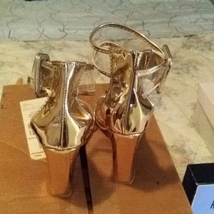 Gold wide heels size 10 brand new 25.00